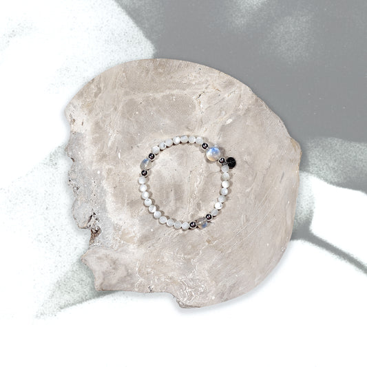 Lunaris Bracelet - Mother of Pearl Moonstone