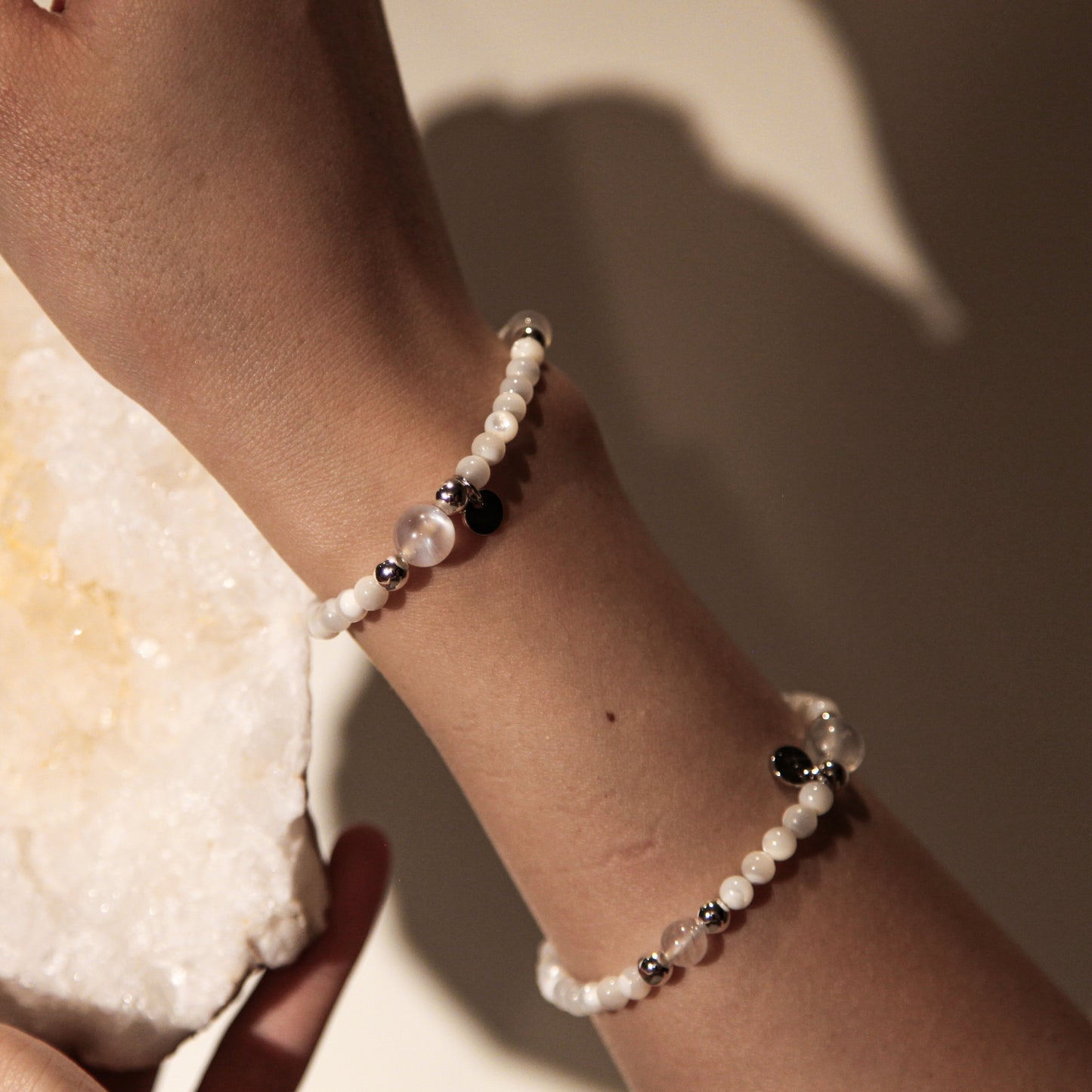 Lunaris Bracelet Mother of Pearl Moonstone