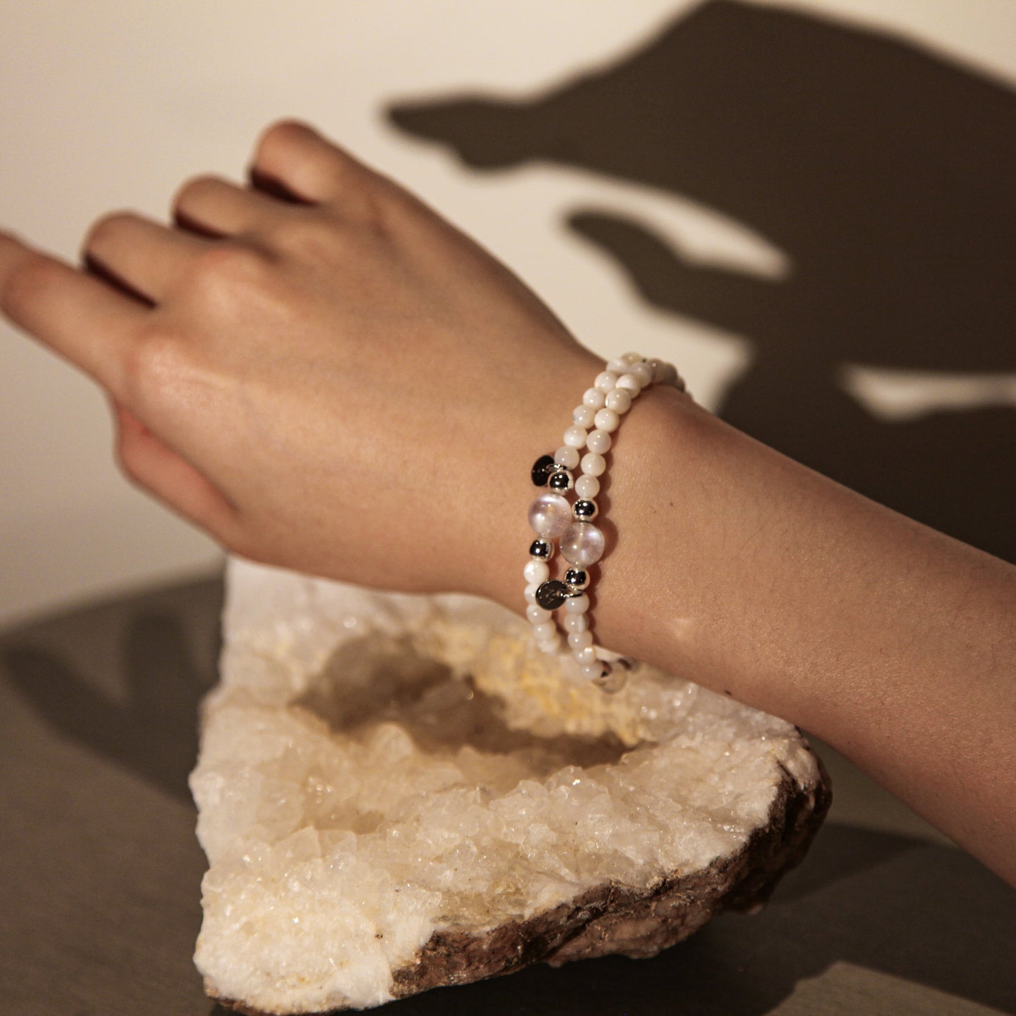 Lunaris Bracelet Mother of Pearl Moonstone